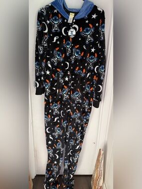 UNISEX Fleece Stitch Skeleton Onesie w/cute hoodie NWT